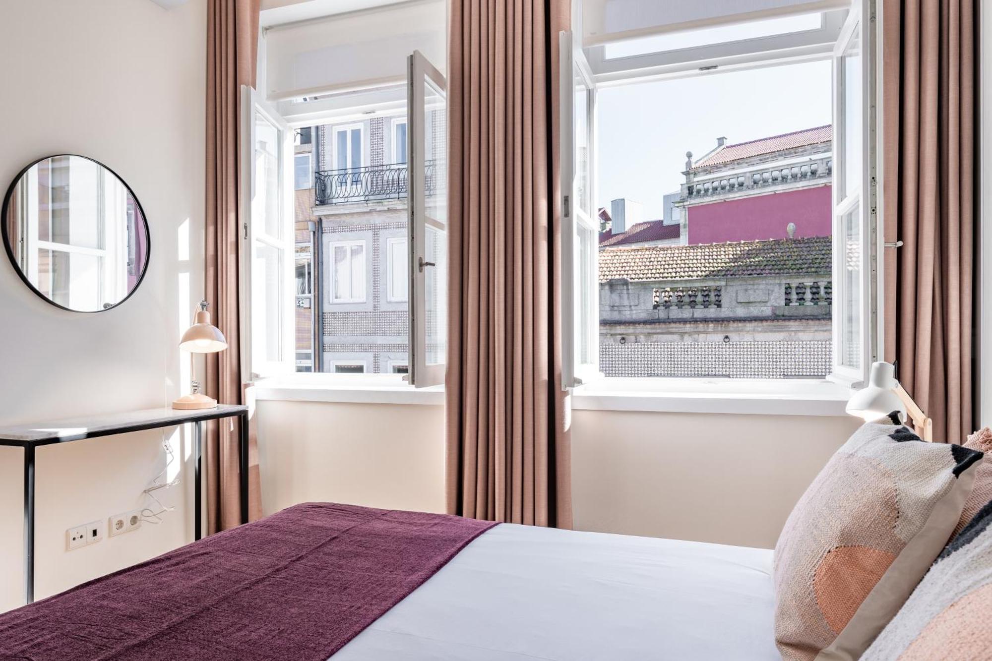 Viva 4 Suites Batalha Residence & Size Flats Batalha Porto Bagian luar foto