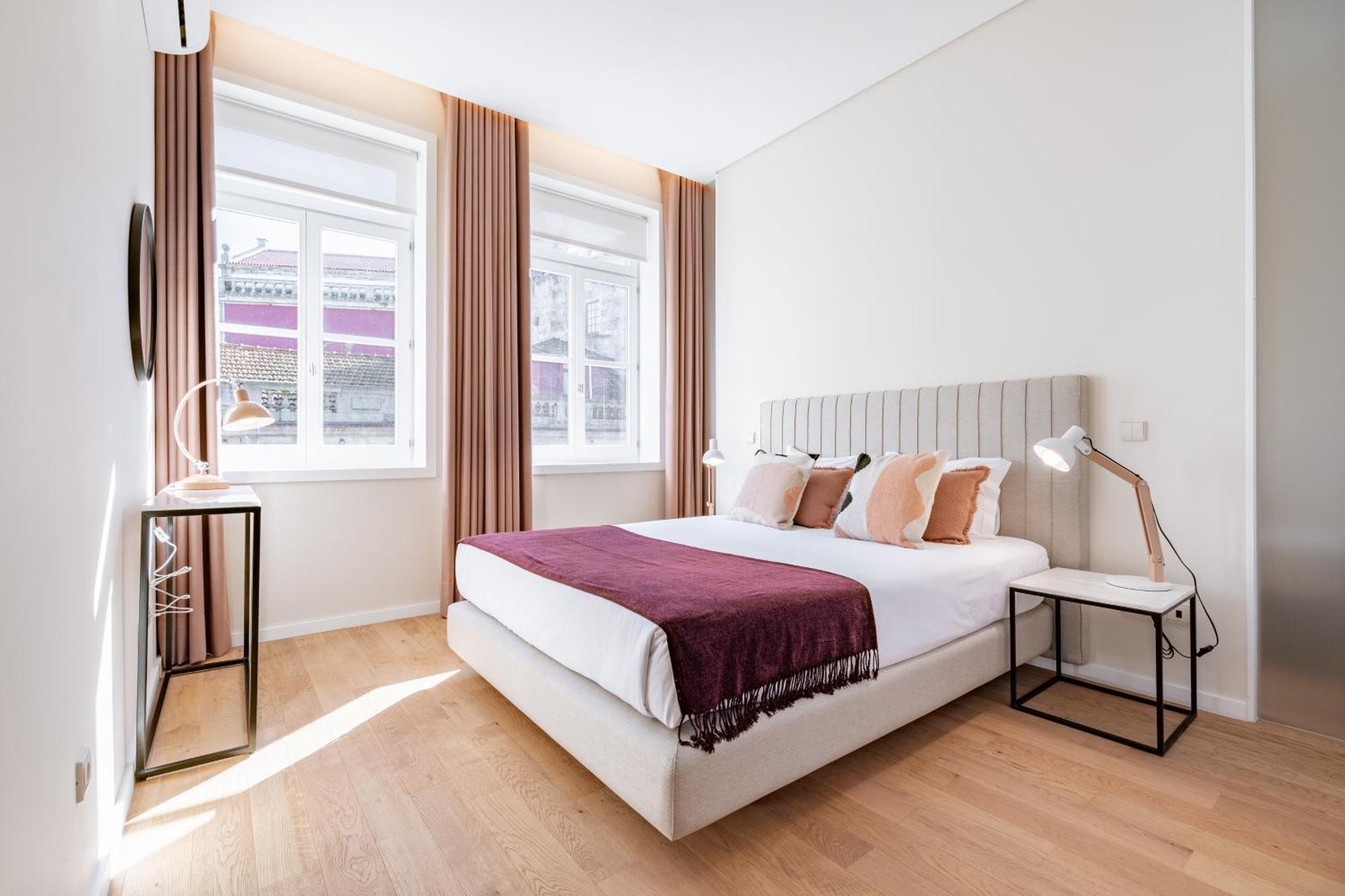 Viva 4 Suites Batalha Residence & Size Flats Batalha Porto Bagian luar foto