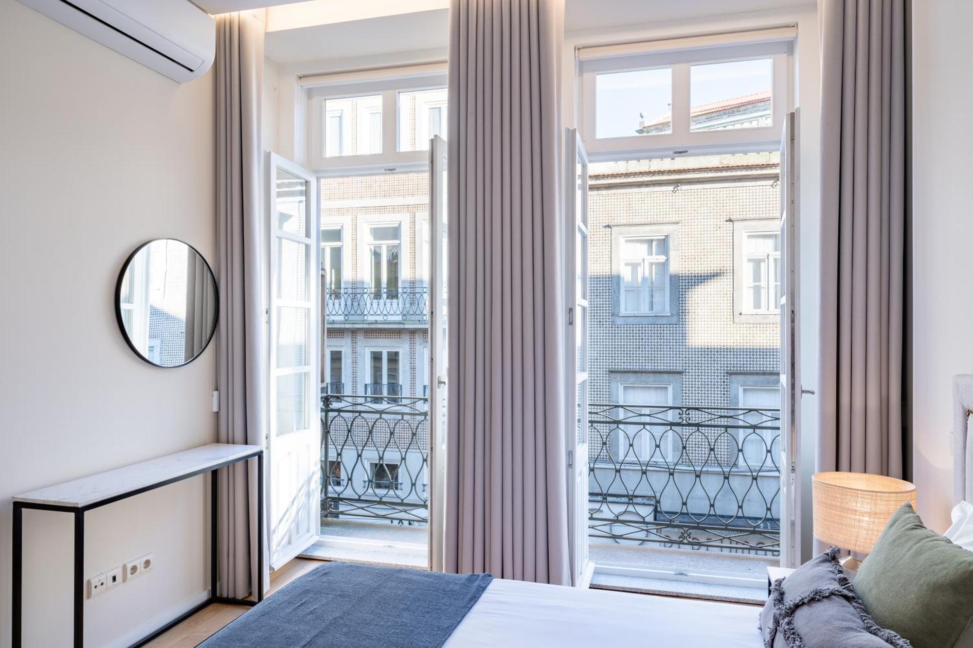 Viva 4 Suites Batalha Residence & Size Flats Batalha Porto Bagian luar foto