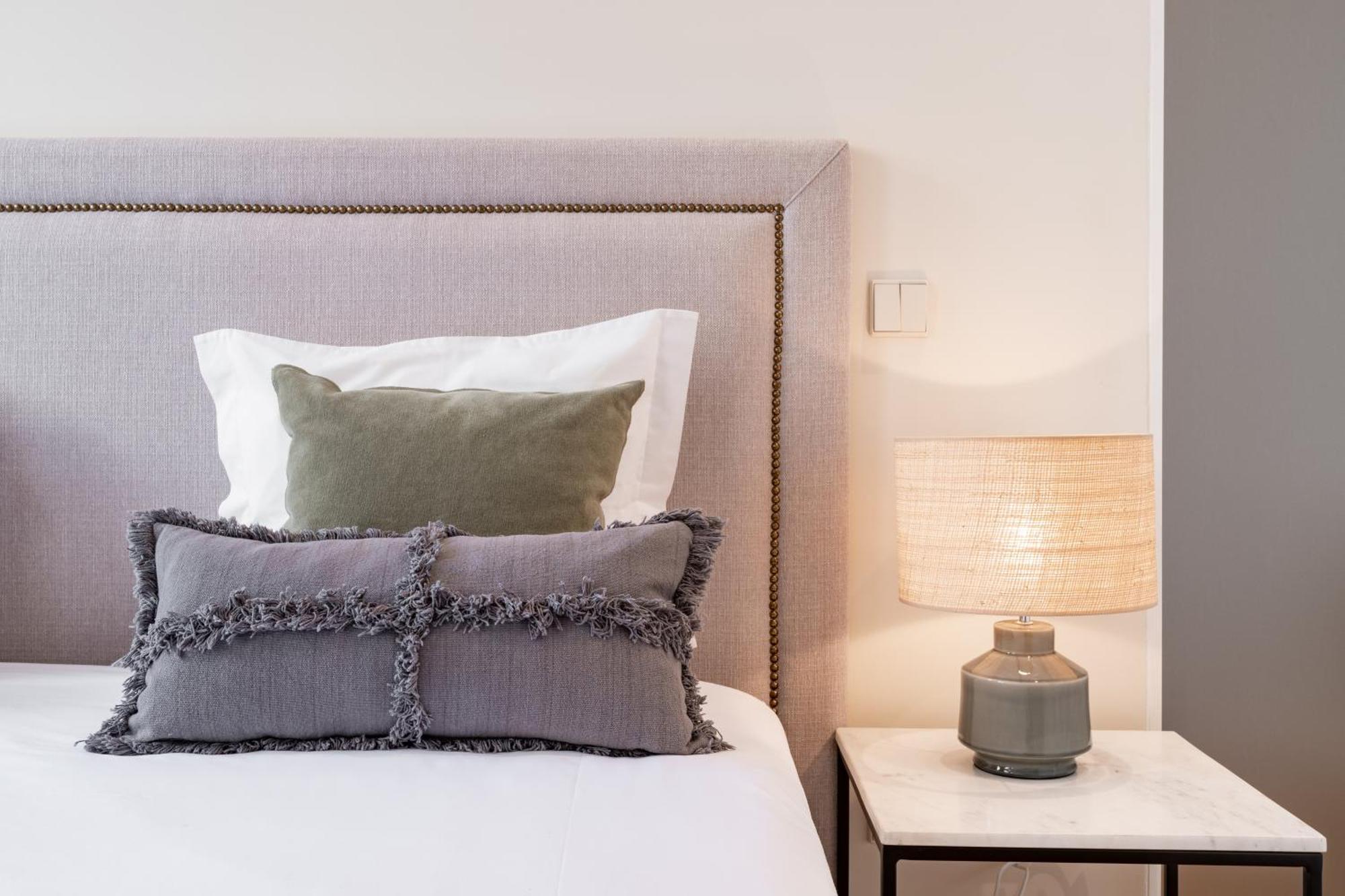 Viva 4 Suites Batalha Residence & Size Flats Batalha Porto Bagian luar foto